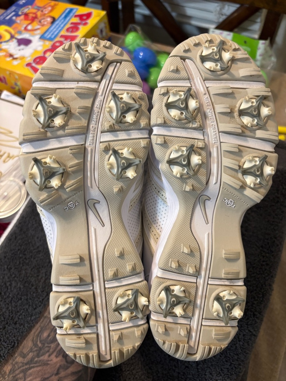 Nike White Golf Shoes with Spikes (Size 7 Women’s ) Barely worn - Picture 3 of 5